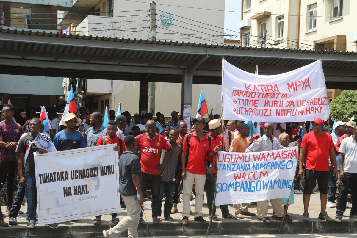 Asanteni Watanzania kwa kujitokeza kwa wingi na umoja wenu kuunga mkono mapambano ya kudai maisha bora. Asanteni kwa kupaza sauti bila kuogopa kuyasemea yale ambayo yanaendelea kutudidimiza kama nchi. Mwitikio wenu wa kipekee ni hatua ya kwanza na ya muhimu katika kubadili…