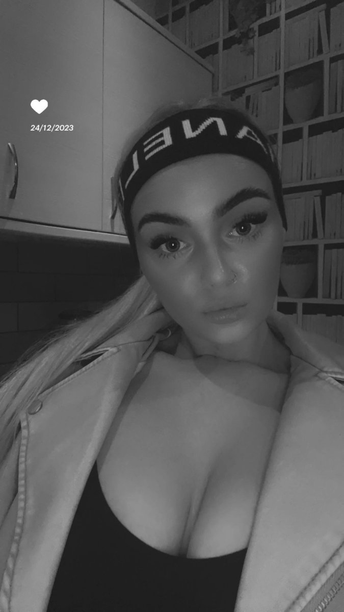 Goddessbeth tweet media