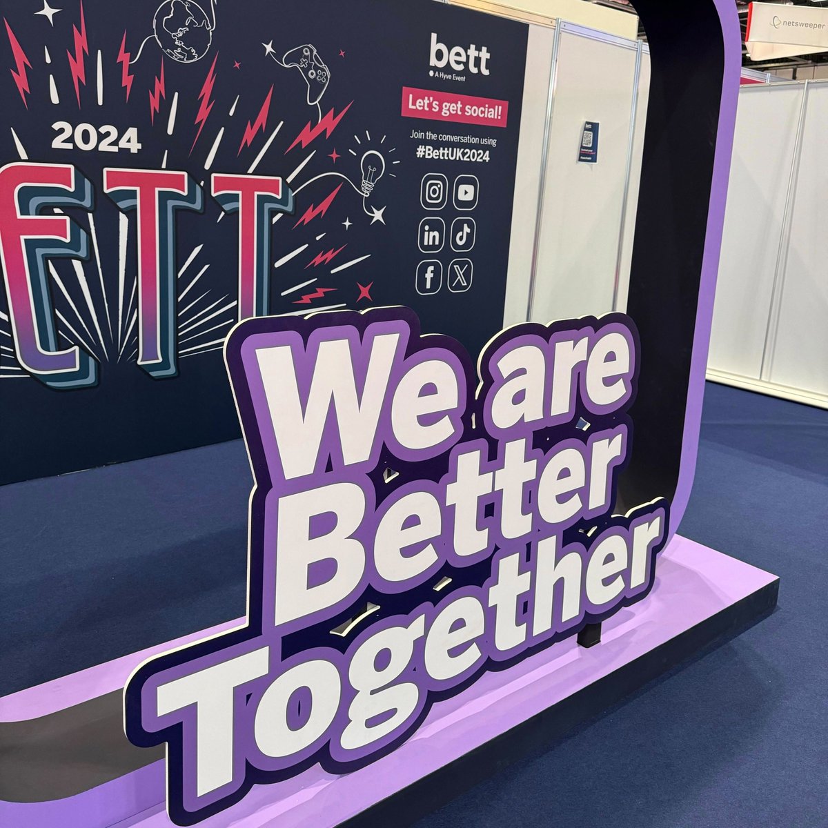 Morphoses tweet media