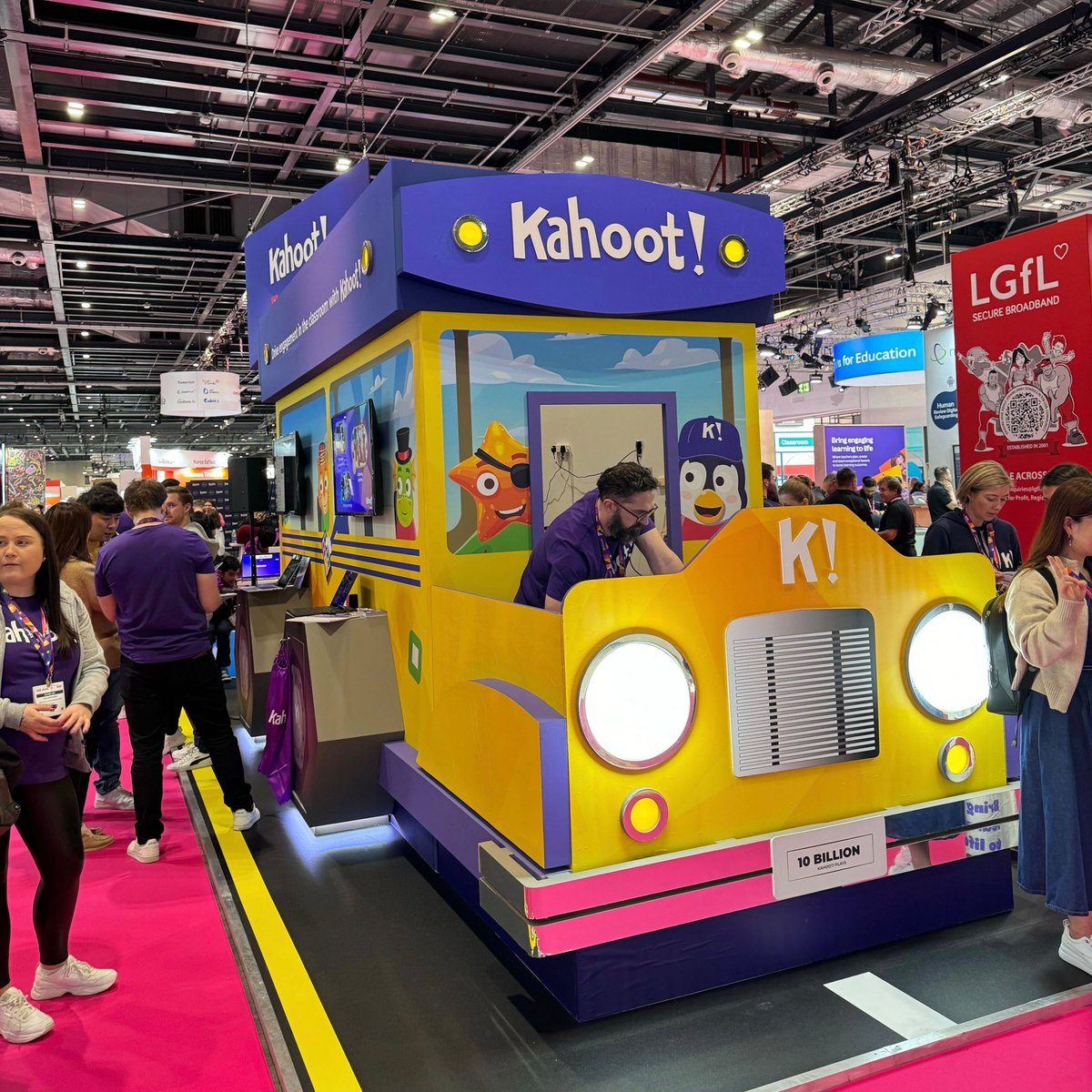 Morphoses tweet media