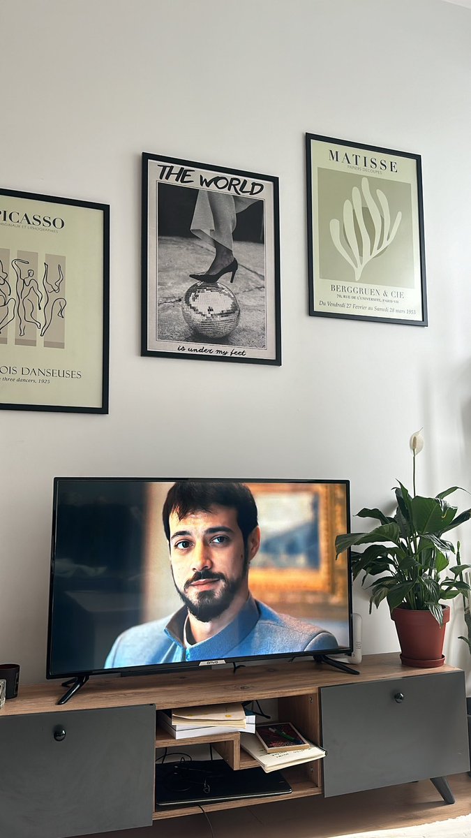 Hem nokta atışı mesajlar veriyor, hem de muazzam bir oyunculuk izliyorsunuz emeğinize sağlık 👏🏼👏🏼👏🏼👏🏼 #kızılgoncalar