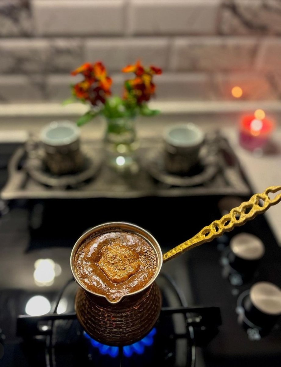 وكأن أحدهم دعى لي بحُسن الحظ وقال الجميع:(آمين)..
لِهذا إفعل ما يُسعدك ورافق من يجعلك تبتسم إضحك بقدر ماتتنفس وانثر الحب طالما أنت حي..♡

مساكم لطيف برفقة من تُحبون..🤍
#صديقتي