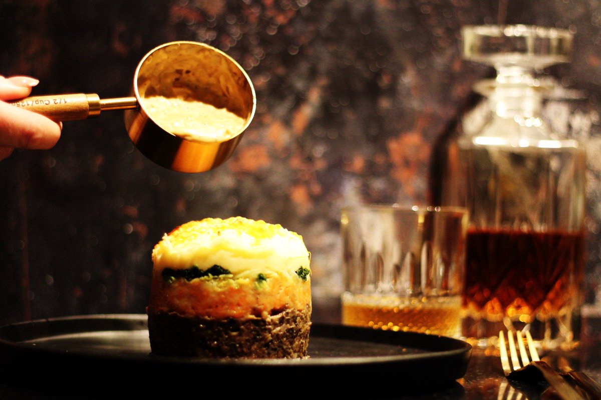 Season2K's tweet photo. Who else will be eating haggis tomorrow?! 😀🏴󠁧󠁢󠁳󠁣󠁴󠁿🥃 #BurnsNight #haggis #whisky https://t.co/I8YiNNEbzW