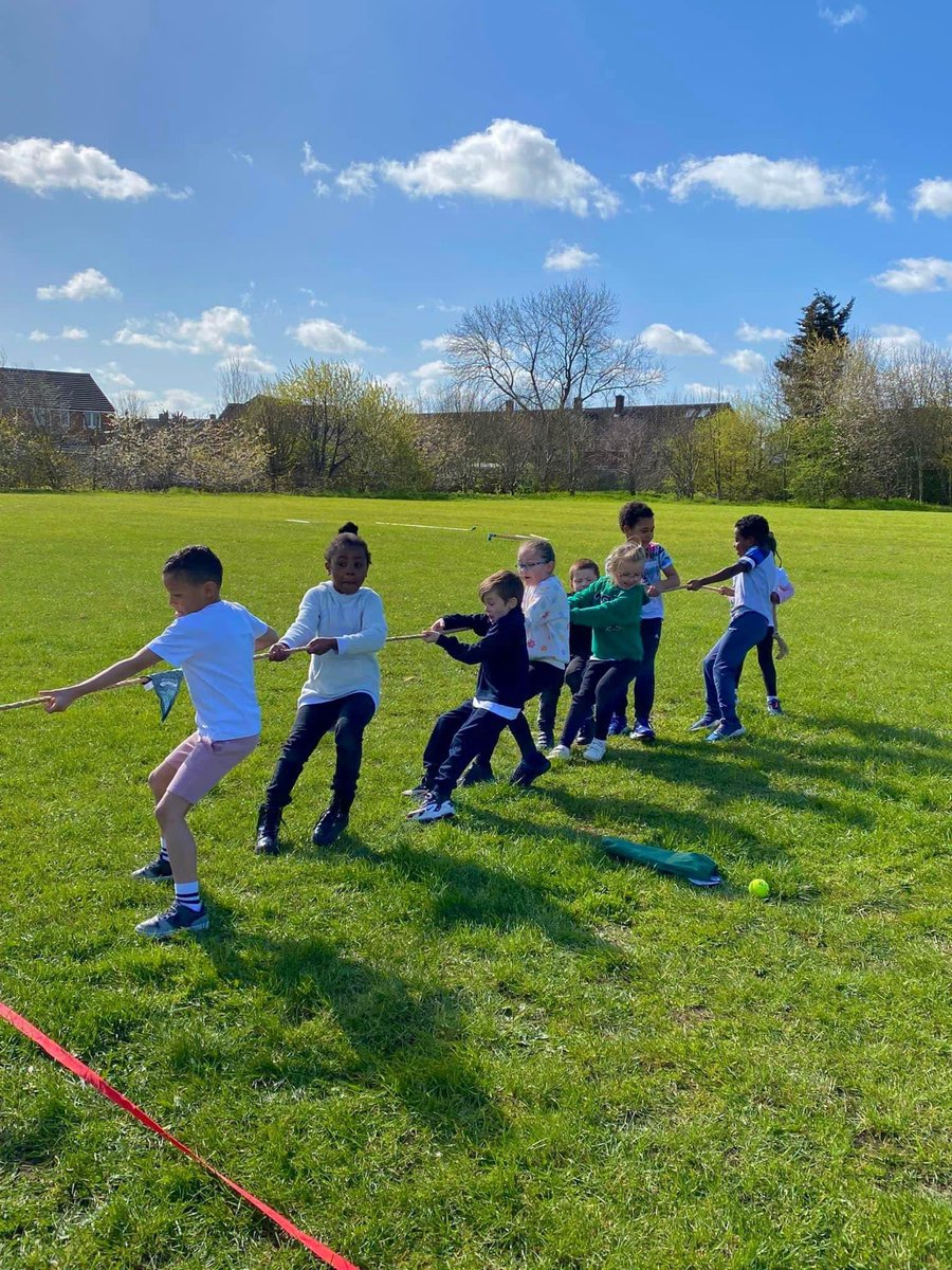 CampEpicPro's tweet photo. An epic day for your kids to make new friends and discover sports they haven’t played before🤩
🔫Nerf Wars
🏀Basketball
🏒Hockey
🪢Tug of War
🏏Cricket 
🎭Mask Making

📍Canvey 20.02
📍Basildon 21.02
📍Thurrock 19.02

Book today🥰
https://t.co/hCuOGd5Yrw https://t.co/tKyyXoQi9N