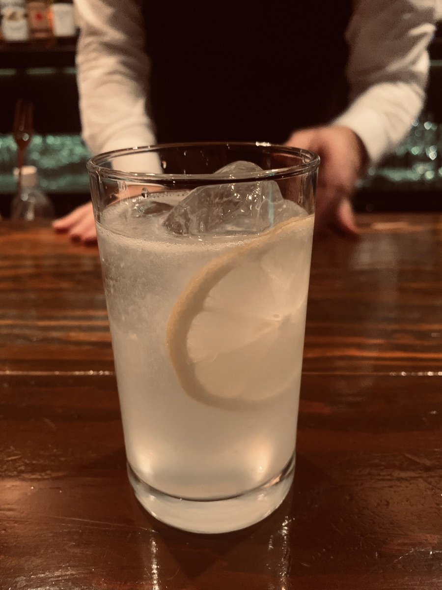 witplan's tweet photo. オススメのレモンのカクテル🍋🍸2種
美味しい、レモンってこんなに美味しかったの⁉️
#keystonebar https://t.co/NqV1BcEZR9