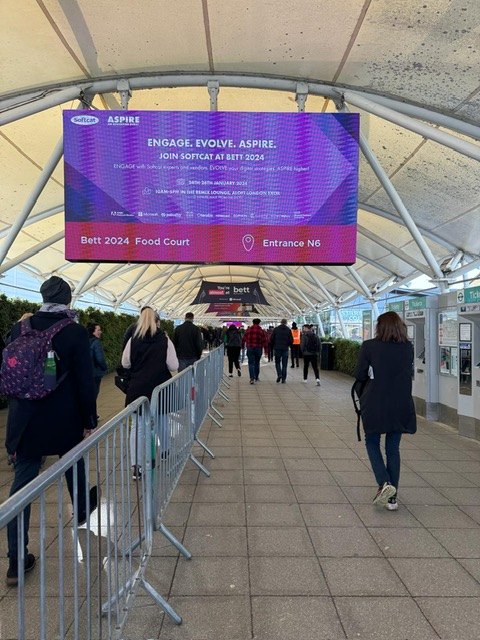lift_4dwellpri's tweet photo. Our Design a Classroom of the Future competition winners have had a fantastic day so far at @Bett_show - it has been such a privilege to attend. @mrsrmurad @MrsM_Court @AETAcademies https://t.co/3R9EcNSH0P