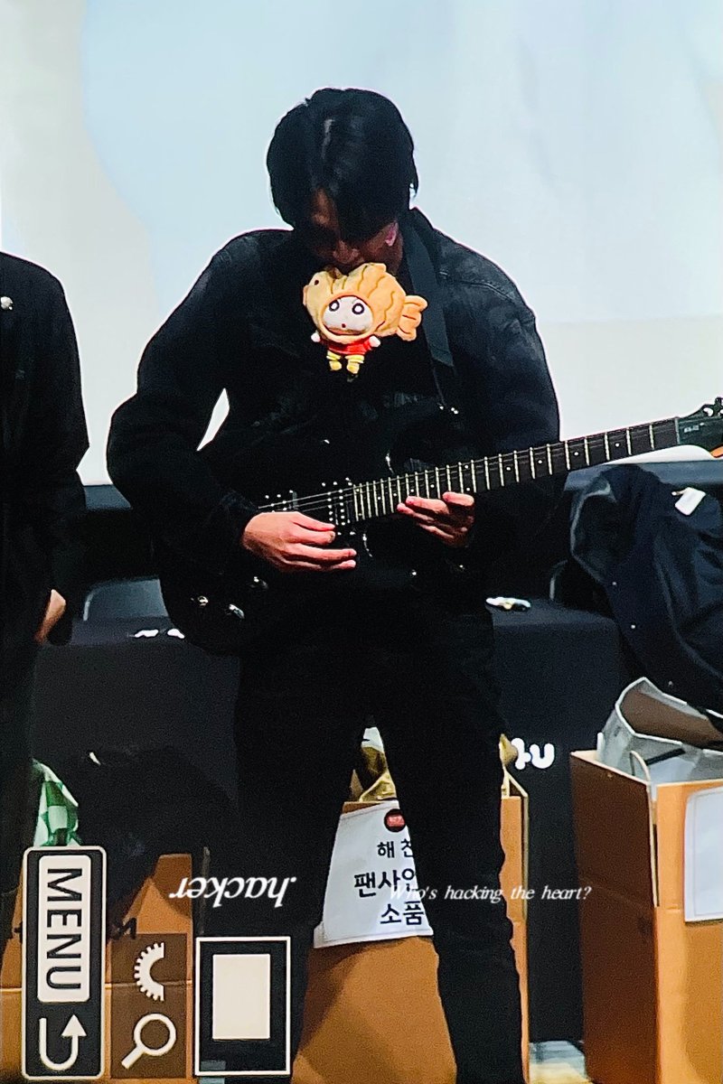 hacker6ix's tweet photo. 240124 🐻🎸🖤 #해찬 #HAECHAN https://t.co/AOcMAaeKyq
