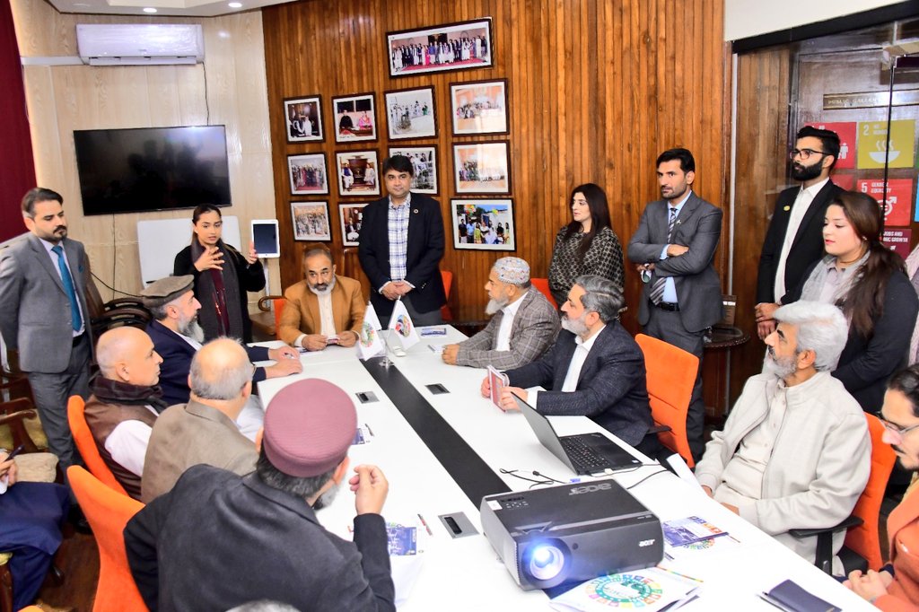 SecretariatSDGs's tweet photo. Today - @SecretariatSDGs hosted a delegation from the Provincial Assemblies of Pakistan. 
The team briefed them about the working of the Secretariat and major contributions of its former Taskforce Members. https://t.co/8x8AmHWKmq