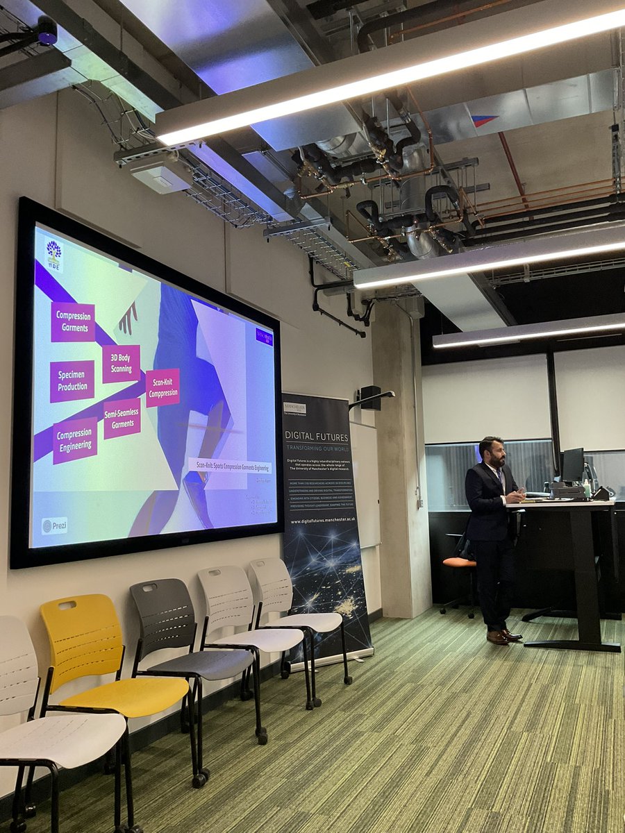 DigitalUoM's tweet photo. @kristinabrubi @ADEUoM @UoMMaterials @sheffhallamuni @SportsTech_AM @SportsTechLboro @foodoncampusmcr 🎙️Dr Steve Hayes from @ADEUoM is chairing our next round of presentations on the Technology in Sportswear Development. 🏃First, @AzamZeezhan from @OfficialUoM is presenting on “Scan-knit: Sports Compression Garments Engineering”. https://t.co/lsauHYd93K