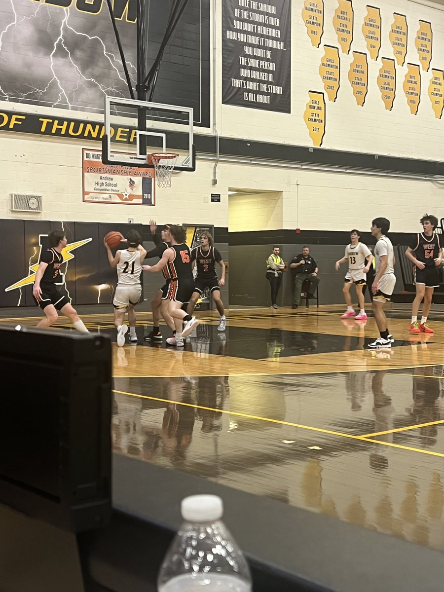 SukaloTracy's tweet photo. View from the scorers table of last nights @tboltbasketball game. These boys battled till the end and can out with a win. Great job boys! https://t.co/jhi5aOziCn
