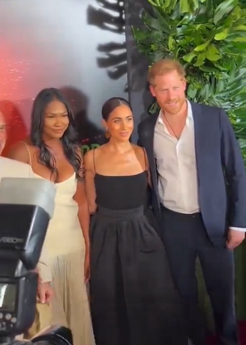 Maple Leaf Fields tweet media