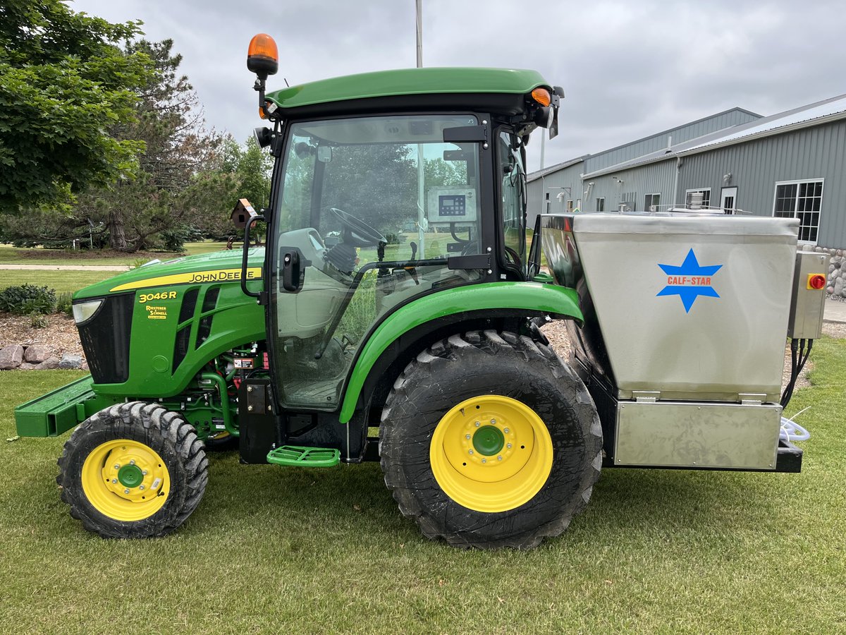Dan Wiese of Wiese Brothers and David DuBois of Calf-Star/Abts Bou-Matic share about the new piece of equipment they built to feed calves. @JohnDeere omny.fm/shows/wtaq-ag-…