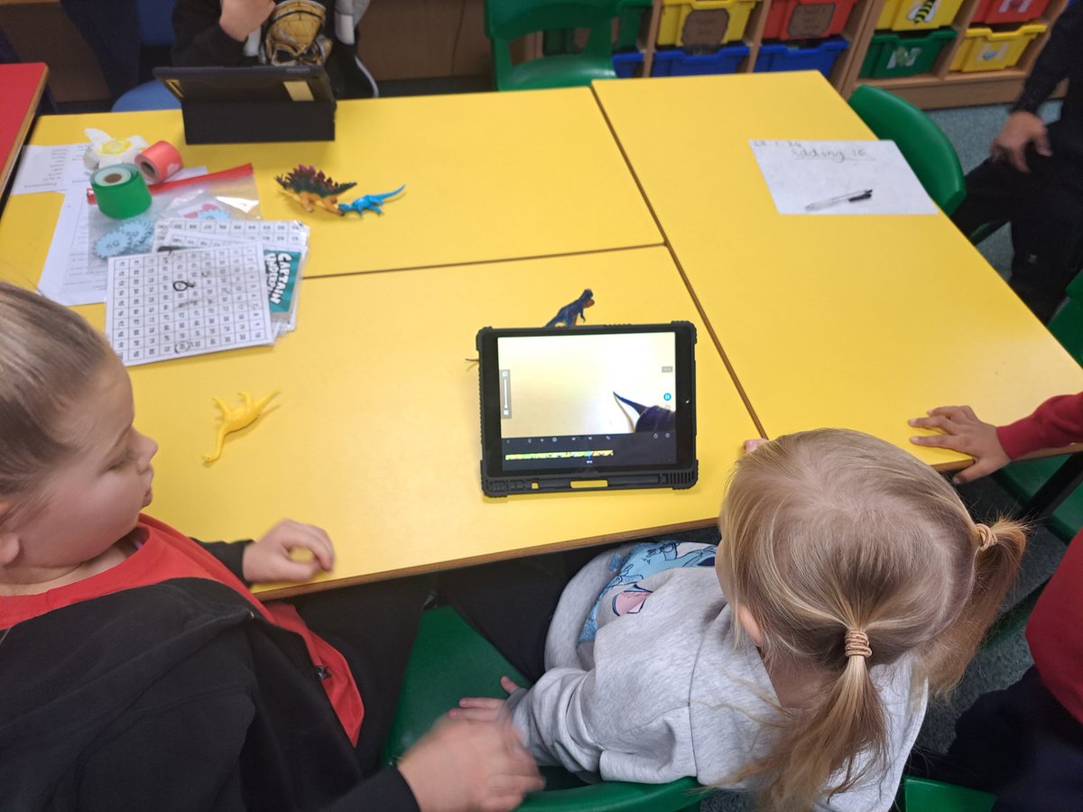 Elizabeth Hall tweet media