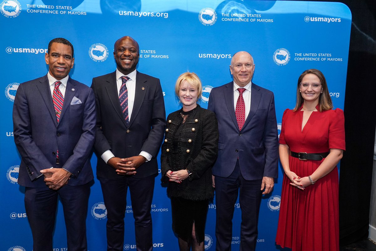 Mayor Christina Muryn tweet media