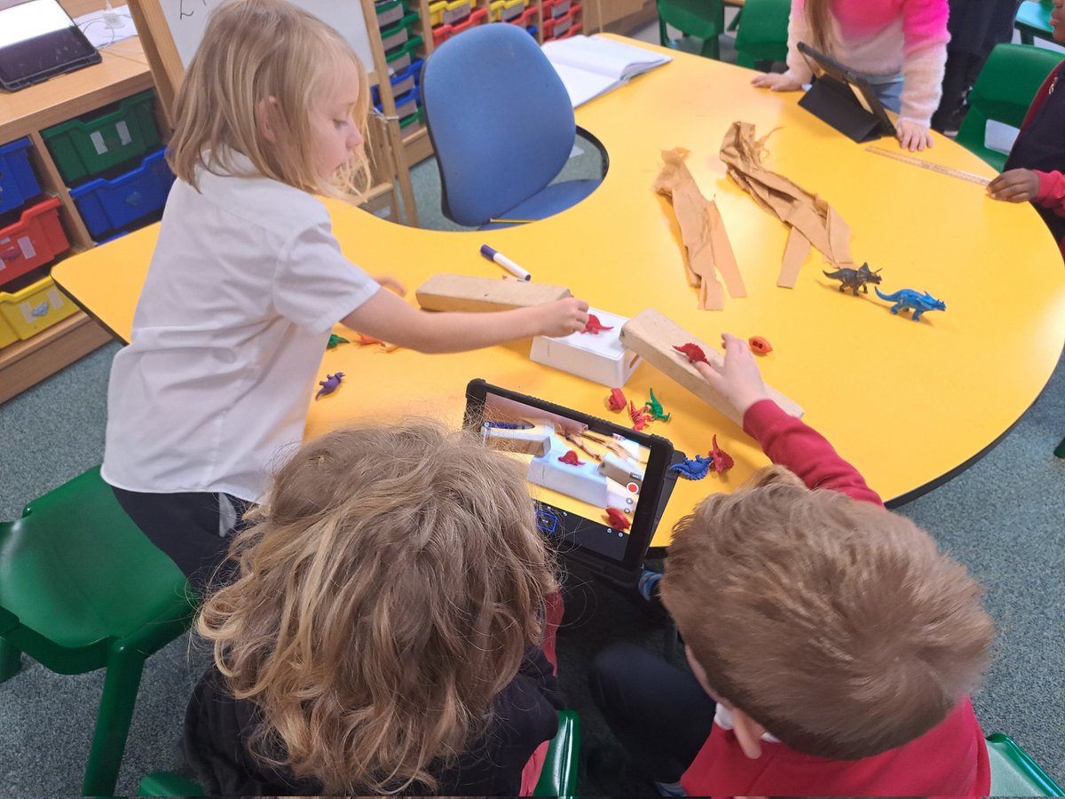 Elizabeth Hall tweet media