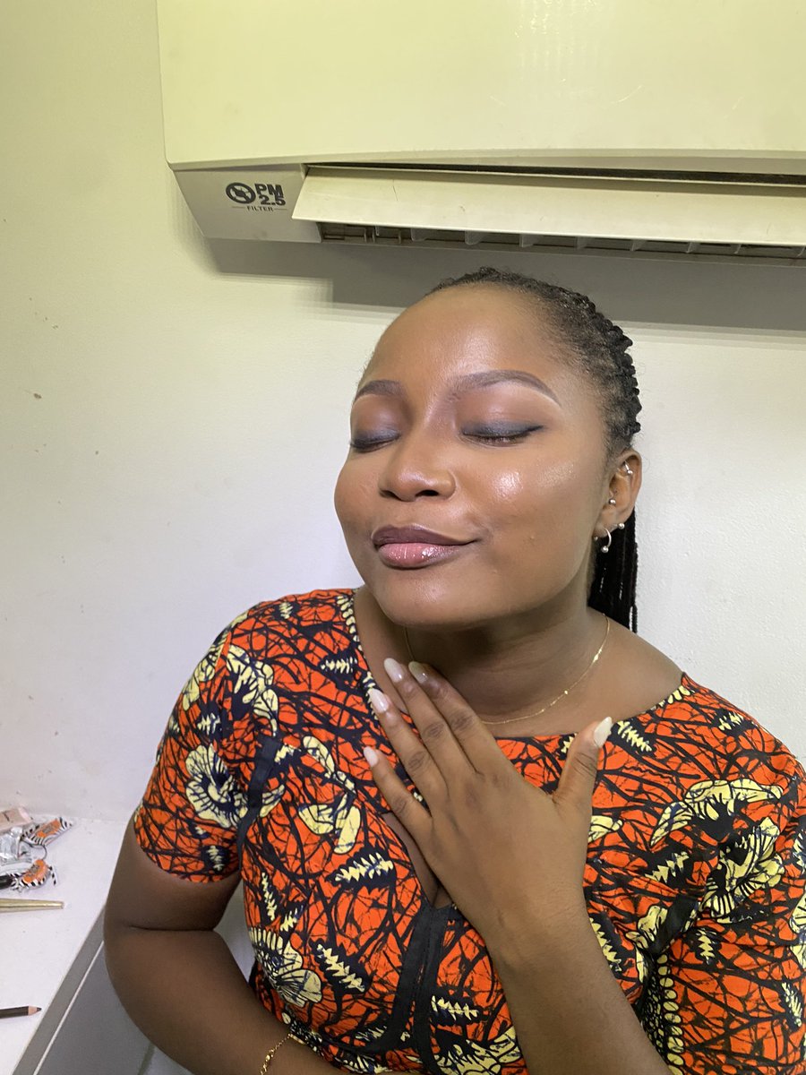 Olanikeajagun01's tweet photo. I had so much fun co-hosting the #fansconnect show this afternoon on @AfroSportTV with one of my favorite human Babajide Gurero.
Join us again on Friday, from 1pm to 1:30pm🤝 https://t.co/wRAQSDKHvl