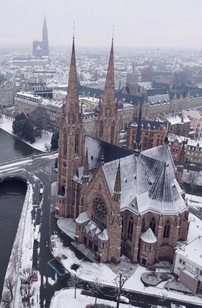 Beyaz bir Noel Rüyası
📍Alsace, Fransa 🇫🇷