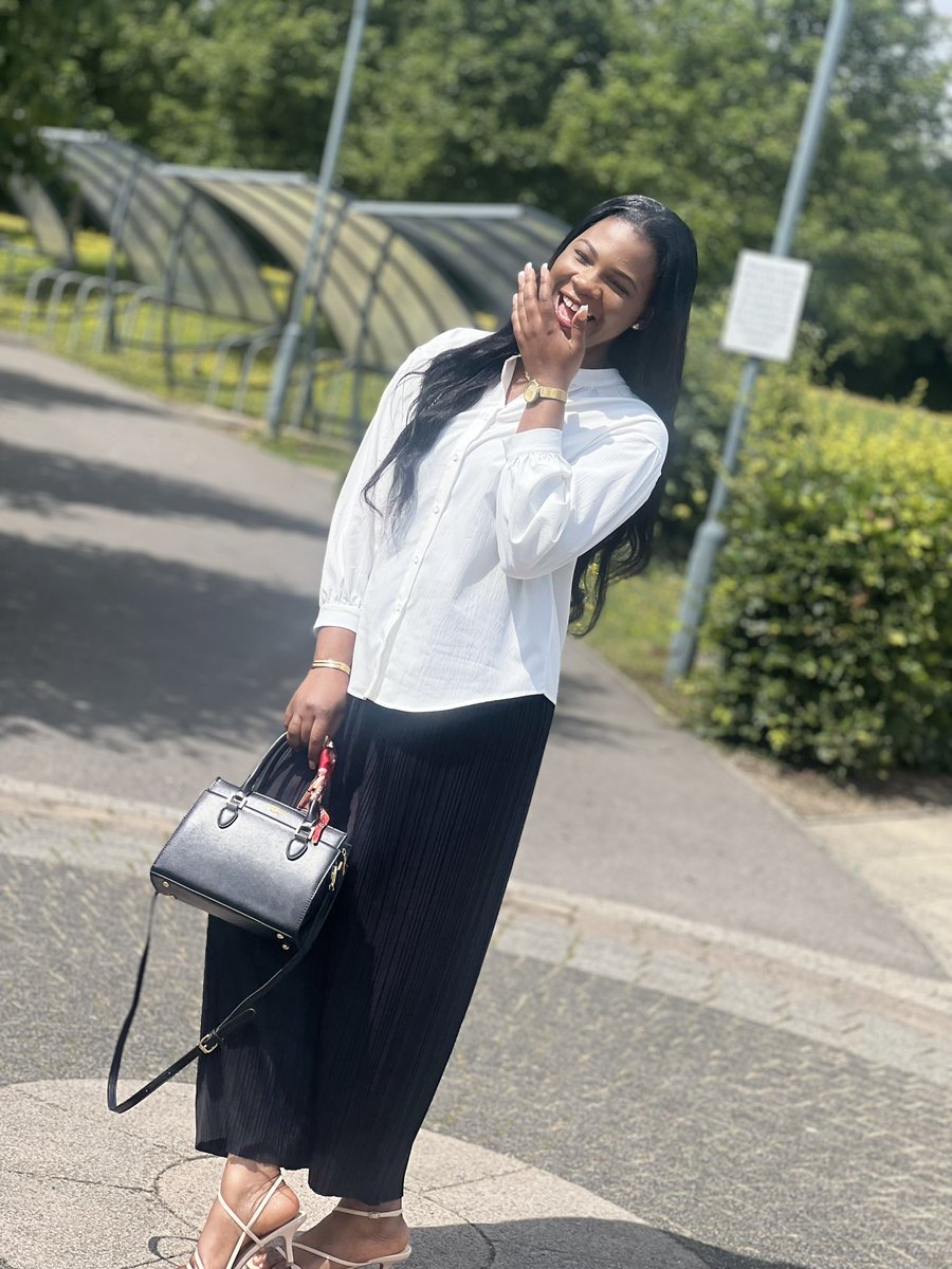 UnyVille's tweet photo. 🥂To Another Graceful Year🥂🥰
#BlessedBirthday
#GratefulHeart https://t.co/mJk5ac8TSx