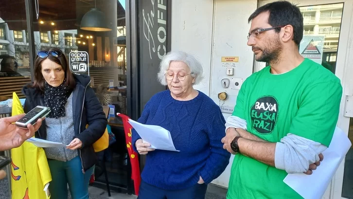 MediabaskInfo's tweet photo. Basques et Occitans forment un #frontuni contre les obstacles dans l'enseignement. @AOC1978 @education_gouv @seaskaikastola @CalandretaAq  https://t.co/9WJyR7oaCn https://t.co/UyWTjMkQlE