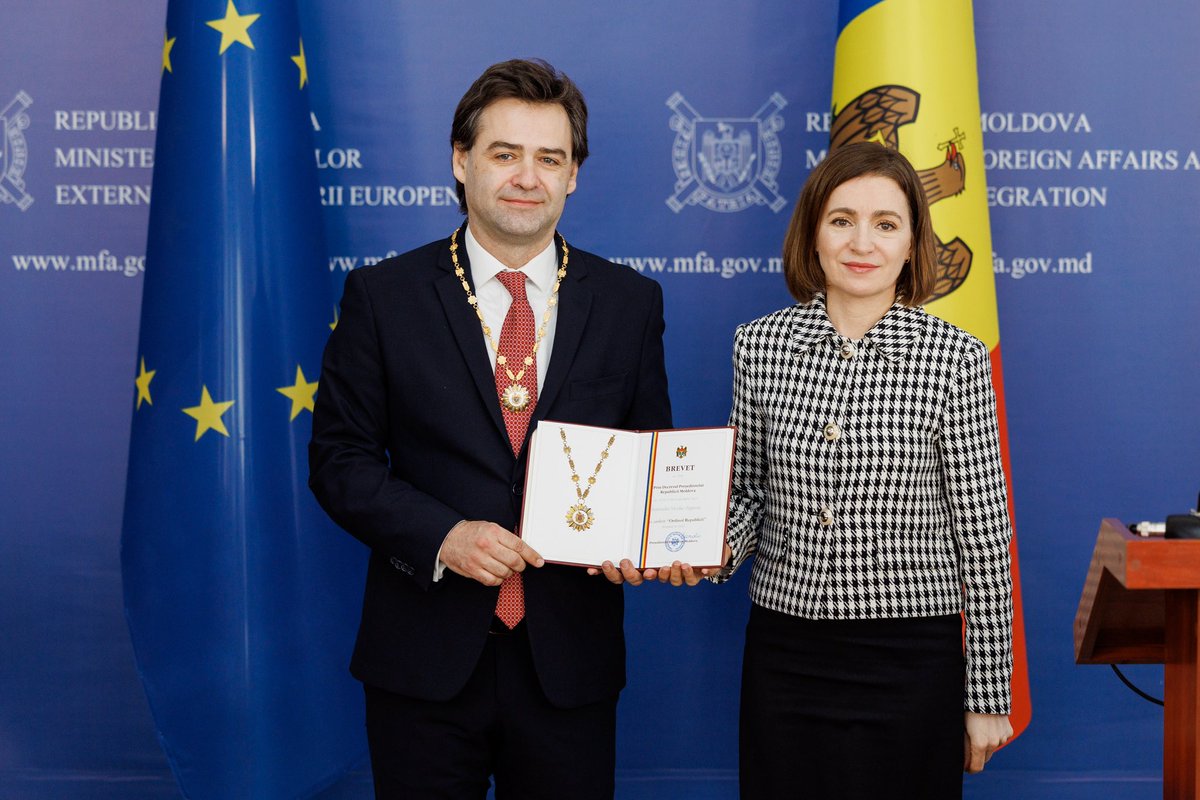 Today, I awarded Moldova’s highest honour to @nicupopescu as he steps down. His unparalleled work lifted Moldova from isolation, defining our European path and commitment to freedom. Thank you, Nicu, for your key role in Moldova’s journey towards EU membership.