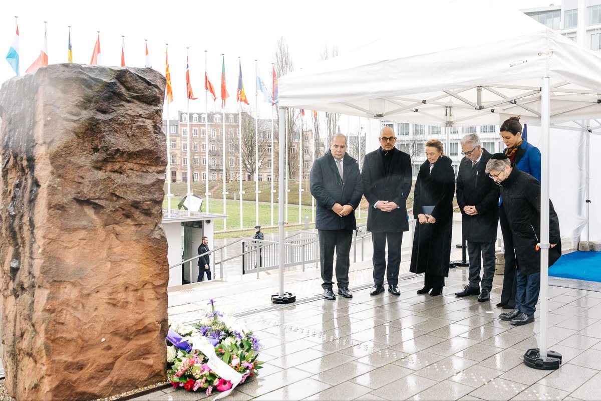 « Never again » / « Plus jamais ça »