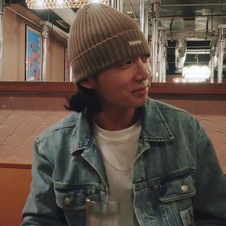 yoongguk's tweet photo. #taekookau

‘’Why are you here? I thought you hated me.’’ Jeongguk says.

‘’I never hated you. We were rivals, so that was different.’’ Taehyung starts but doesn't get a reply.

So, he goes on.

‘’Giving your future husband the silent treatment is very petty of you, Jeongguk.’’ https://t.co/DBwO0jiD4s