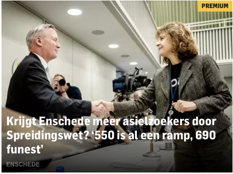 MirjamPool's tweet photo. Hoe clickbait-koppen en dus commercie het (radicaal) rechtse geluid articuleren.
Nuance en bedachtzaamheid zijn maar saai, tenslotte.

Zomaar twee voorbeelden van vandaag, in dit geval in @tubantia.
(Resp. PVV en een roeptoeterrechtse lokale partij) https://t.co/jlNlJEhsFP