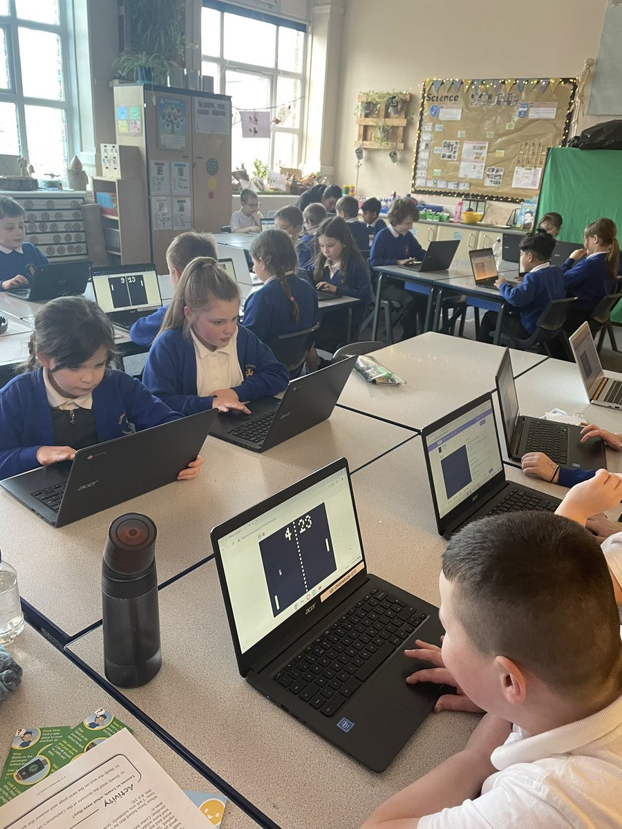 Oak class had an introductory lesson to computer programming this afternoon, taking a look at the classic game Pong (the first game developed by the computer giants Atari) #SJKcomputing #OakClassRule