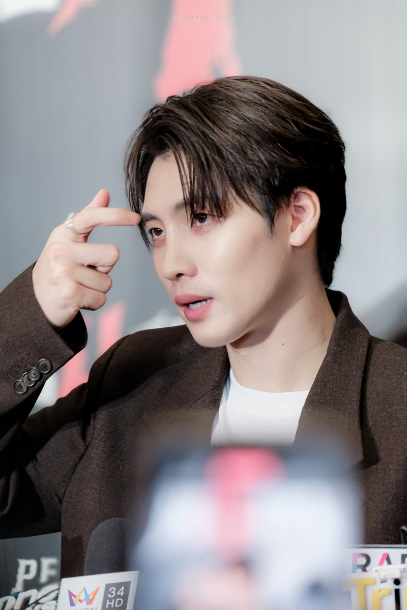 JPpollyble's tweet photo. ความหล่อกระแทกตาพ้มดังอั๊กก
@m34nismind
#MeanPhiravich
#แถลงข่าวพี่นาค4 https://t.co/mXH799yHAY