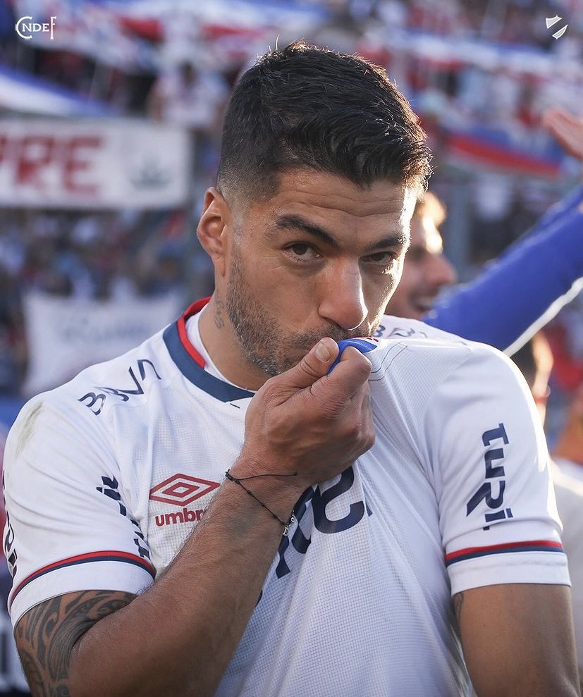 suarezistaCNDF's tweet photo. Si flaco, sos del mismo club que el mejor uruguayo de la historia, felices 37 Luis. https://t.co/3iSDfTChUp