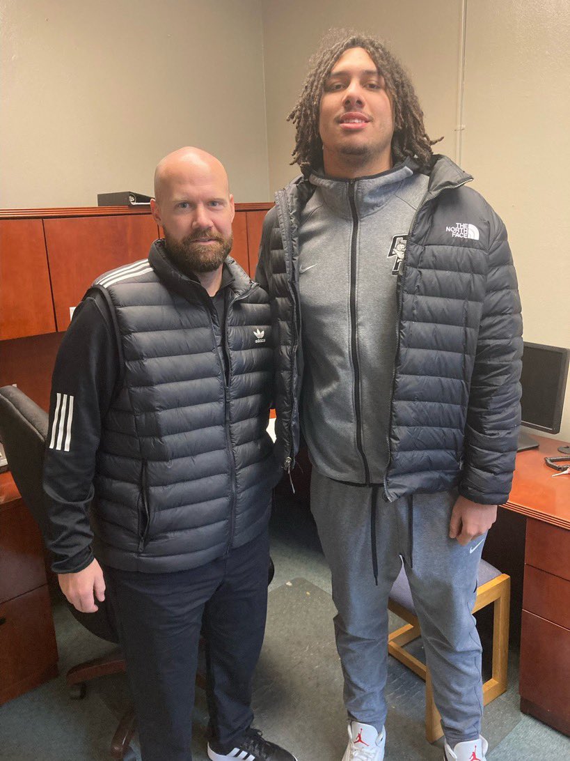 CoachConyers19's tweet photo. Thank you to Coach Josh Conklin from Arkansas State for stopping by to talk with @Bubbybuckets20.  We appreciate you taking the time to recruit our guys! 
#kewpdawgs https://t.co/ojhgMLyPE0