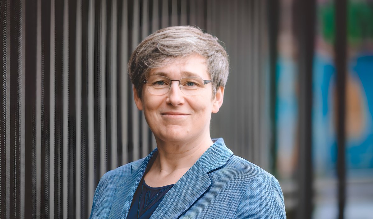 jlugiessen's tweet photo. Die nächste Präsidentin steht fest: Der Erweiterte Senat der @jlugiessen hat Prof. Dr. Katharina Lorenz als erste Frau an die die Spitze der Universität Gießen gewählt. Wir gratulieren! https://t.co/4SEHxOSZ63