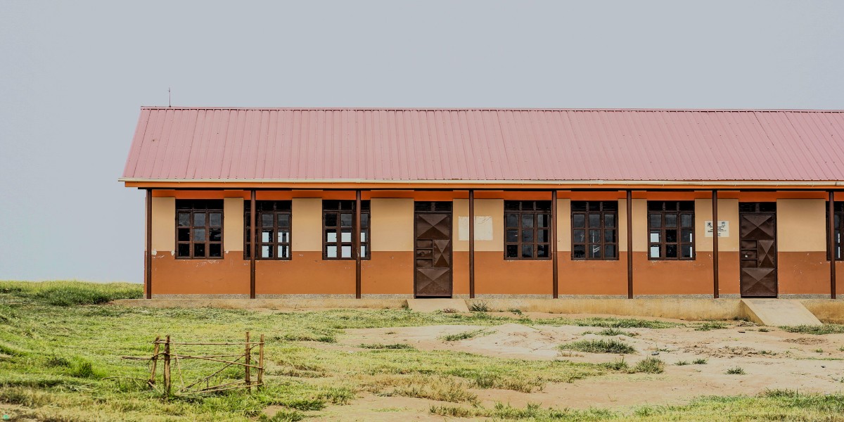 #Uganda: #Nakivale faces major challenges in providing quality education to refugee and marginalised children. With the support of @eu_echo, we have built educational facilities to reduce overcrowding and create an inclusive learning environment for every child. #EducationDay