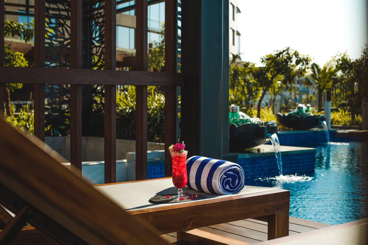 𝒂𝒏 𝒖𝒓𝒃𝒂𝒏 𝒐𝒂𝒔𝒊𝒔 𝒐𝒇 𝒅𝒆𝒍𝒊𝒈𝒉𝒕𝒔 𝒂𝒘𝒂𝒊𝒕𝒔 𝒚𝒐𝒖

Hit pause on your daily grind as you unwind while you grab a drink at Tiamo or take a refreshing plunge at the outdoor heated pool. Enjoy a relaxing stay at Conrad Bengaluru.