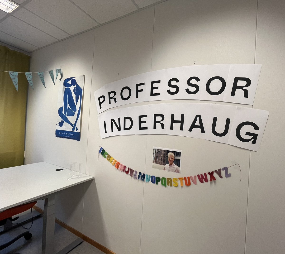 Congratulations to our eminent leader <a href="/DrInderhaug/">Eivind Inderhaug</a> on becoming professor at @medofak_uib 🥳🎉🥂