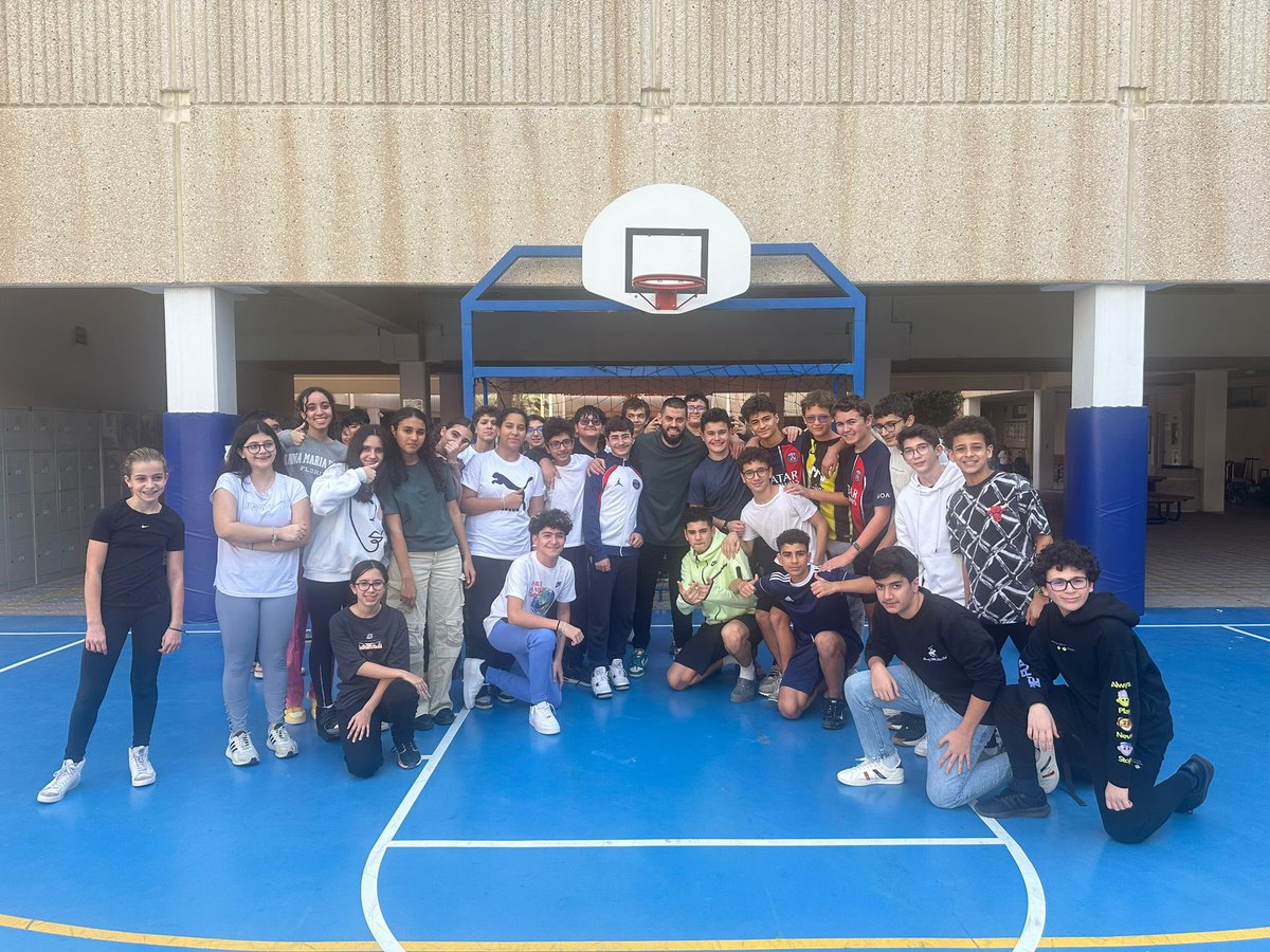 kr6futsal's tweet photo. SHARING IS CARRYING !
Un bon moment de partage et d'échange avec les jeunes du lycée français d’AL Khobar #LFIK
Merci à tous pour l’accueil et pour l'invitation, on compte sur vous pour le soutien à la coupe du monde de futsal ✌🏻 https://t.co/3OCjdLyfjI