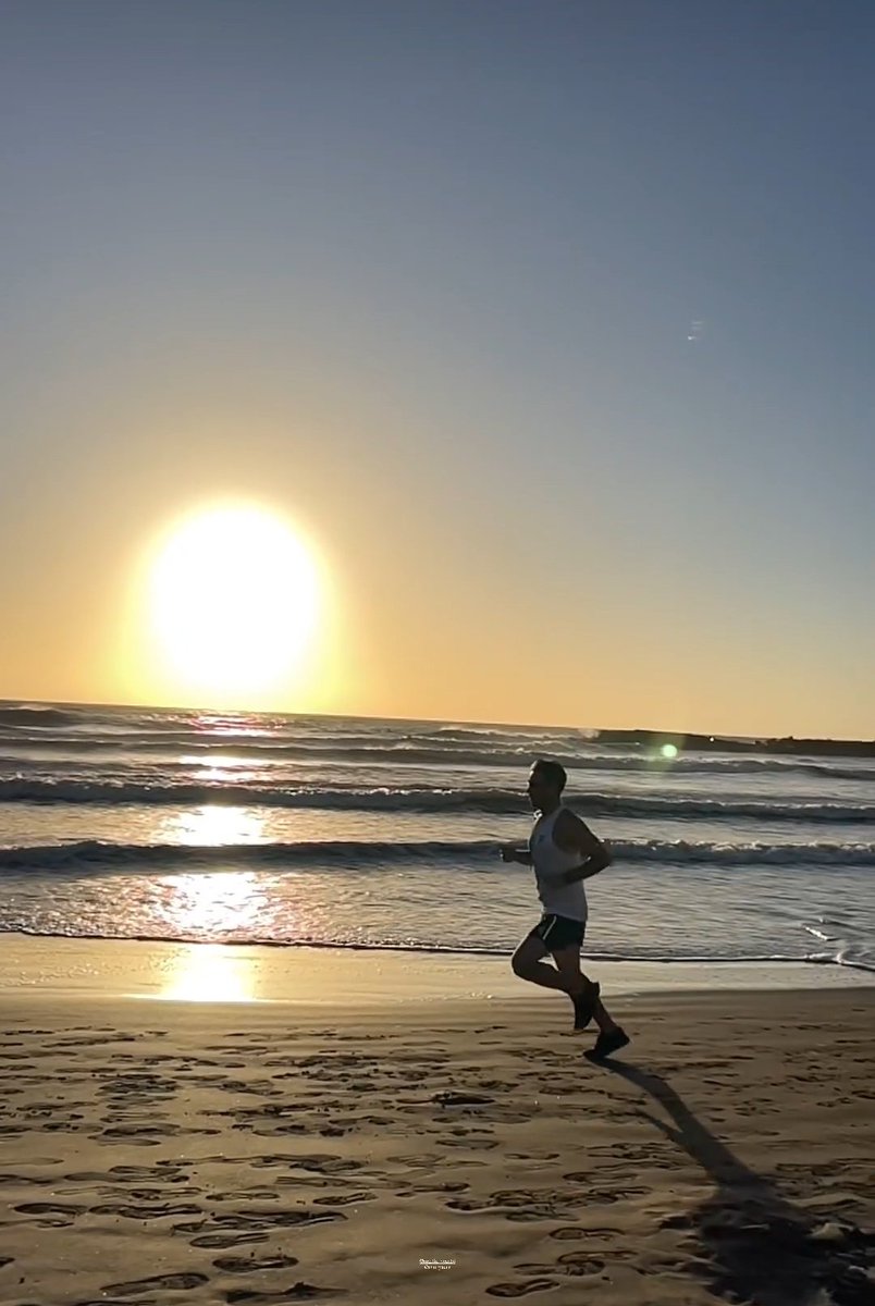 martin1986Cabj's tweet photo. El placer y felicidad de entrenar a orillas del mar a las 06 am.
#Runninglove
#MardelPlata https://t.co/MnZJ98gHCL