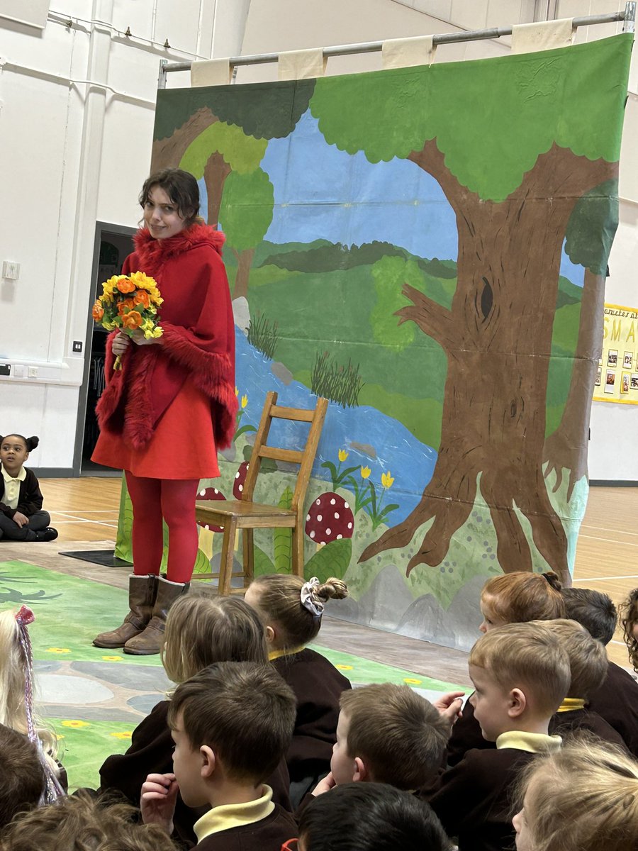 EastfieldPSHull's tweet image. What a treat we had in the foundation stage this morning, the wonderful actors from @hobgoblintc_ came to perform The Little Red Riding Hood for us! It was wonderful to see our key text being brought to life in such an immersive and inclusive way!  🌟🌟🌟🌟🌟 🎭 #epsFWK