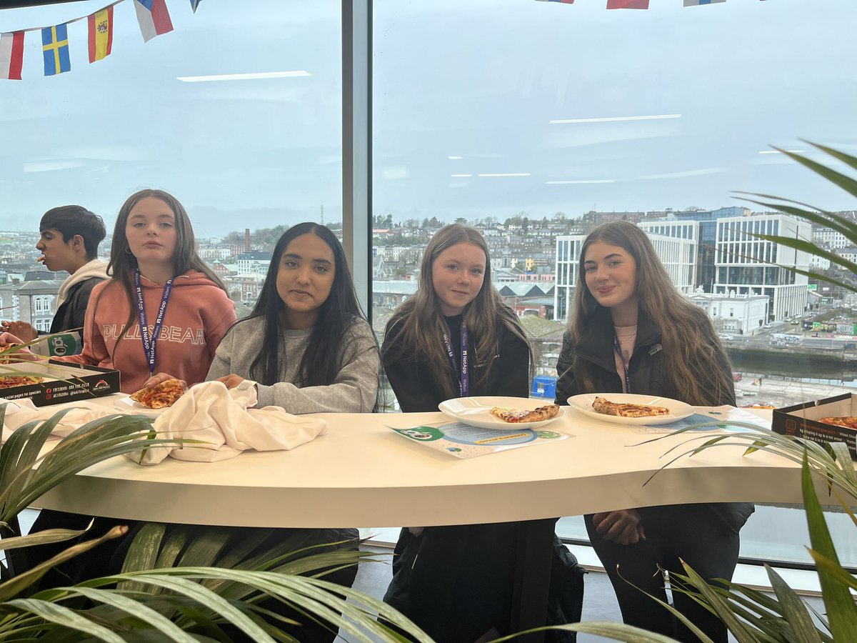 TeenTurn's tweet image. 12 weeks of #DataExplorers classes culminated in a showcase today in Cork with @LifeAtNetApp. A sharing of knowledge and skills around data and careers as well as some human bingo and the obligatory pizza. A great way to celebrate the journey!