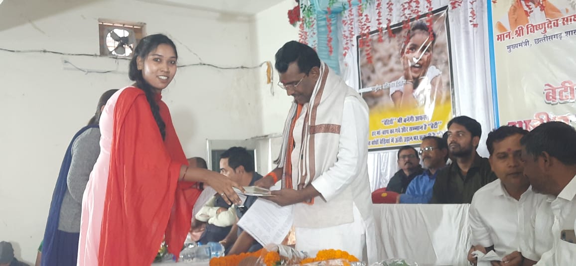 आज छ.ग नवीन व्यावसायिक प्रशिक्षक संघ के साथियों ने भाजपा के लोकप्रिय विधायक माननीय <a href="/Rohitsahurajim/">Rohit Sahu</a> जी को ज्ञापन सौंपा और व्यावसायिक प्रशिक्षकों को शिक्षा विभाग में समायोजित करने के लिए निवेदन किया ।
<a href="/vishnudsai/">Vishnu Deo Sai</a> <a href="/OfficeofArunSao/">Office Of Arun Sao</a> <a href="/vijaysharmacg/">Vijay sharma</a> <a href="/OPChoudhary_Ind/">OP Choudhary</a> <a href="/brijmohan_ag/">Brijmohan Agrawal</a>