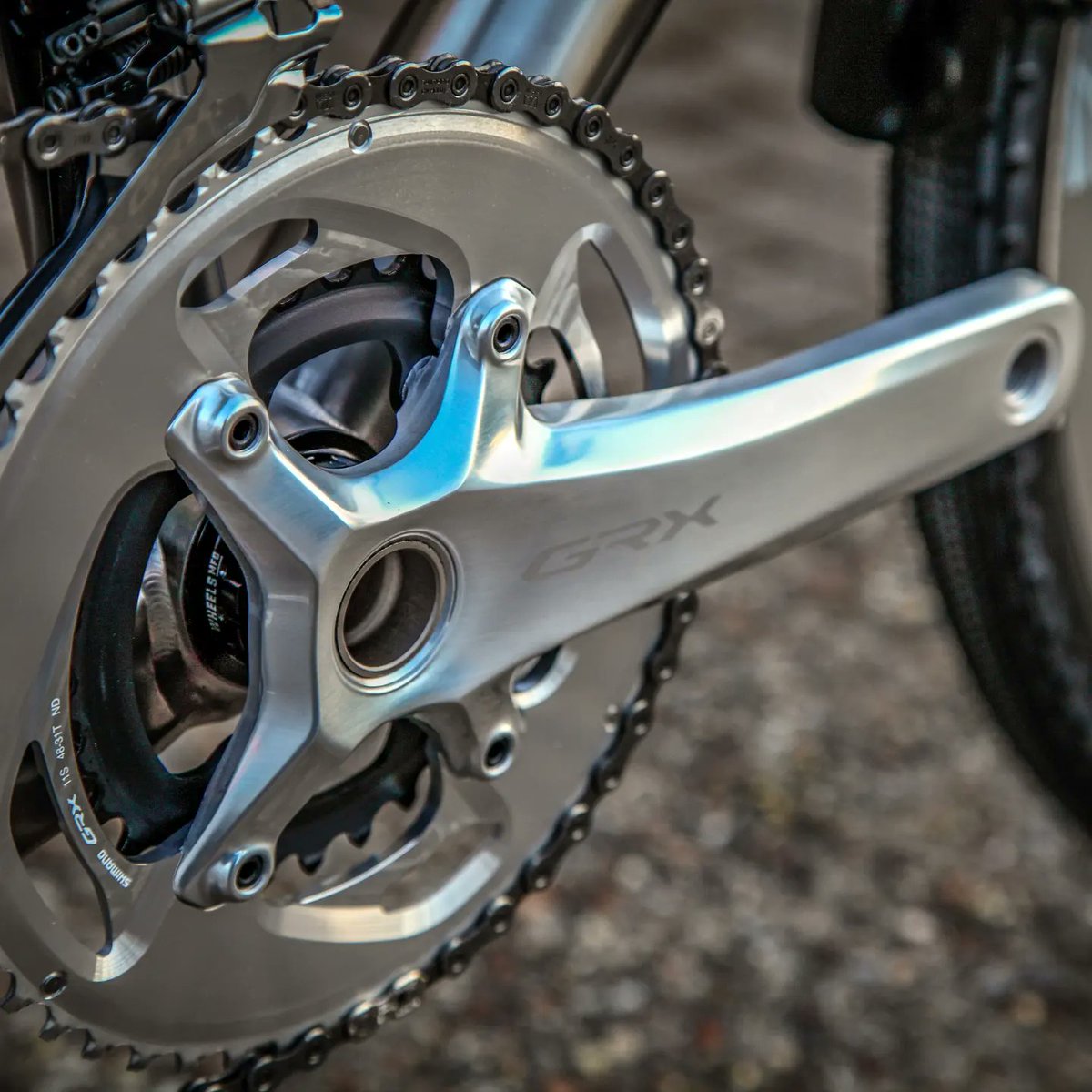 Enigmabikes's tweet photo. EDGE BUILD
~Silver Infused Edge π©Ά
#EnigmaEdge #titaniumbikes #titaniumbike
#tibikes #gravelcycling #gravelbikes #gravelride #gravelgrinder #ShimanoGRX #huntwheels #csixcomponents #cycling #cyclinglove #newbike #grxlimitededition #gravelbike #gravelrideuk https://t.co/OWjj8Iu2bM