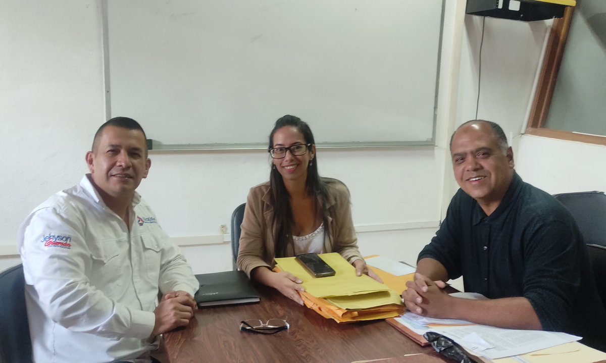 Desde la la Unellez Barinas (Oficina ARSE), acompañando al Jefe de Extensión Unellez - Tabay, en la entrega de recaudos administrativos de los estudiantes de nuevo ingreso. #OtaloraVocacionParaServir