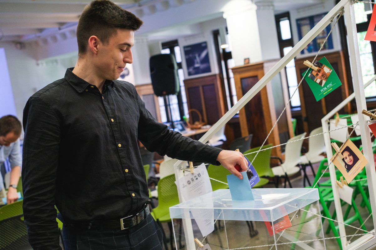 IFES_Europe's tweet photo. In #Serbia🇷🇸, @IFES1987 piloted the civic education course "Democracy: from Theory to Practice” in 4 universities to empower students on #democracy, #tolerance, &amp; #activism. It featured a student-led action project &amp; is a beacon for positive change. #InternationalDayofEducation https://t.co/PAKCeY26JB