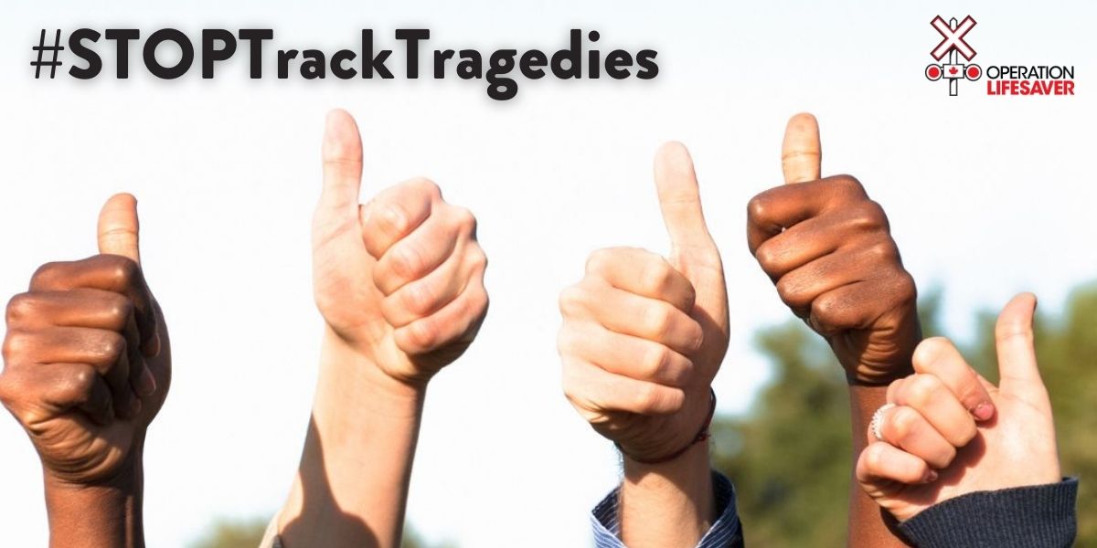 Do you:
🚉Only use designated crossings?
🚉Look both ways before crossing?

😎If so, congrats! You’re helping keep everyone safer!

#NationalComplimentDay