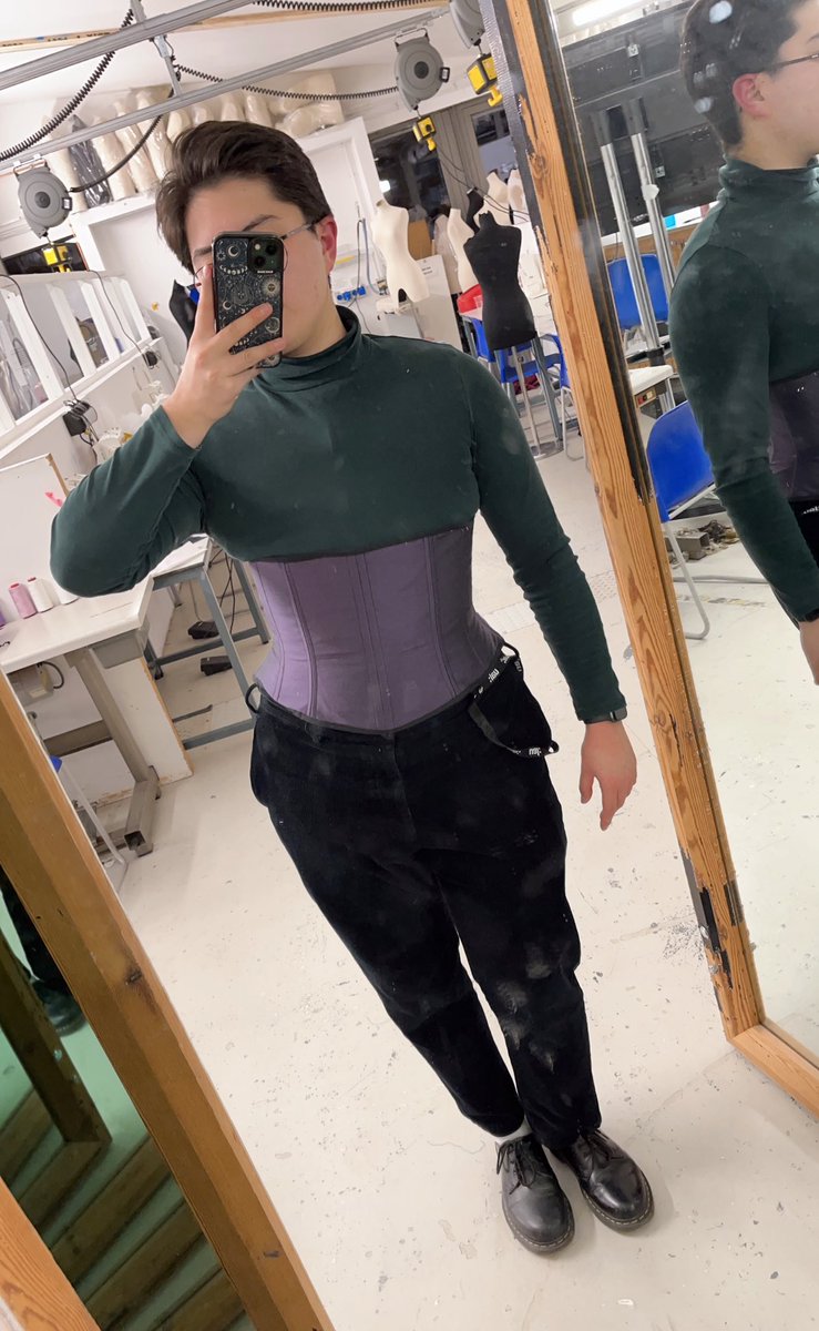 kill_costume's tweet photo. Can’t believe I have gotten away without making a corset for so long! 
I look SNATCHED https://t.co/GL1ILmGrXo