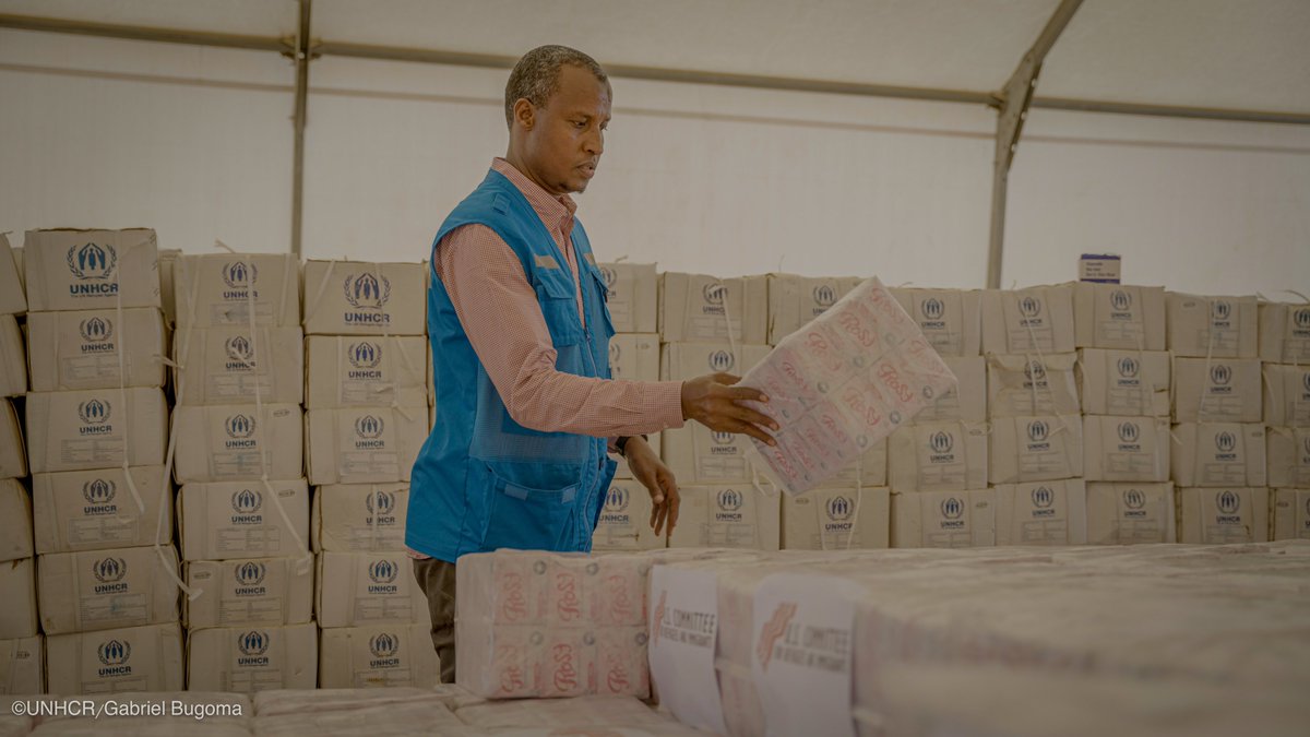 UNHCR_Kenya's tweet photo. Thank you 🇺🇸@USCRIdc for donating 28,968 packets of sanitary towels - benefitting thousands of girls in Kakuma and Kalobeyei, including new arrivals. 

Access to good menstrual hygiene is critical for women's health, but also to their education &amp; ensuring they stay in school. https://t.co/Val8b9g3sW