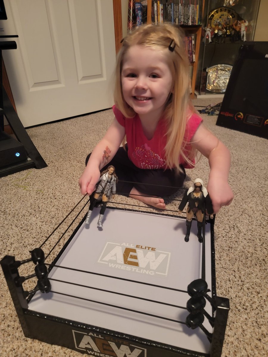 dmholmes35's tweet photo. Someone has been dying to get her own figs! Her first of course are @RealBrittBaker and @thePenelopeFord ! I think she picked good! 😉😂 https://t.co/detGEZrj1p