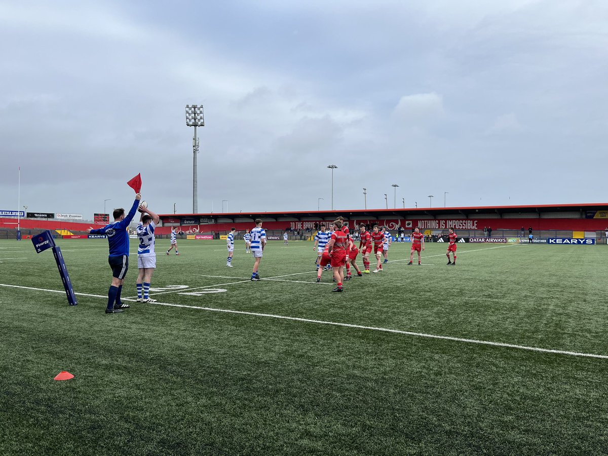 A busy day so far in schools rugby across the province 🏆

Munster Schools Girls Junior Cup | Coláiste na Sceilge 17 - 34 Ardscoil Mhuire & Bandon Grammer 17 - 20 Coláiste Pobail Bheanntraí.

@Pinergy Munster Schools Boys Senior Cup | Rockwell 18 - 15 Glenstal

#SUAF 🔴