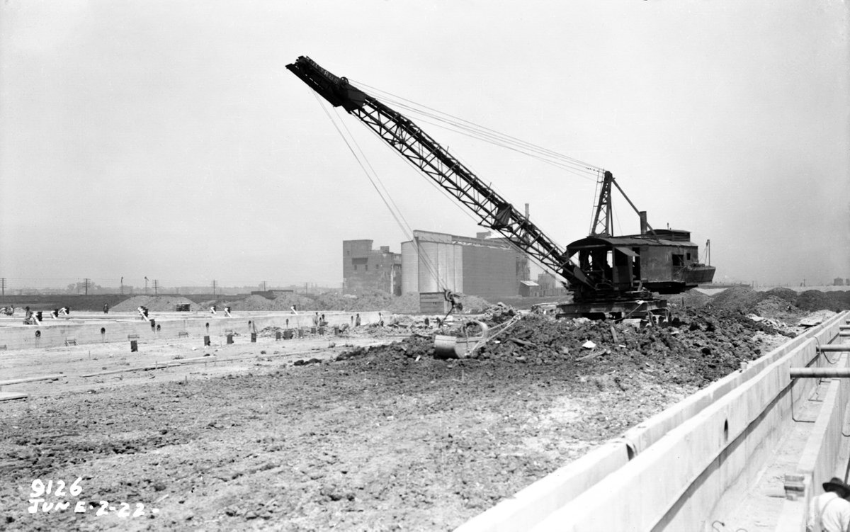 Historical Photo of the Day: Construction of the Calumet Water Reclamation Plant (WRP) on June 2, 1922. Join us on Tuesday, February 14, at 2 p.m. on our next virtual tour ⬇️  
mwrd.org/education/tour…
🏗💧💩🧪🧫🔬🌊🌞