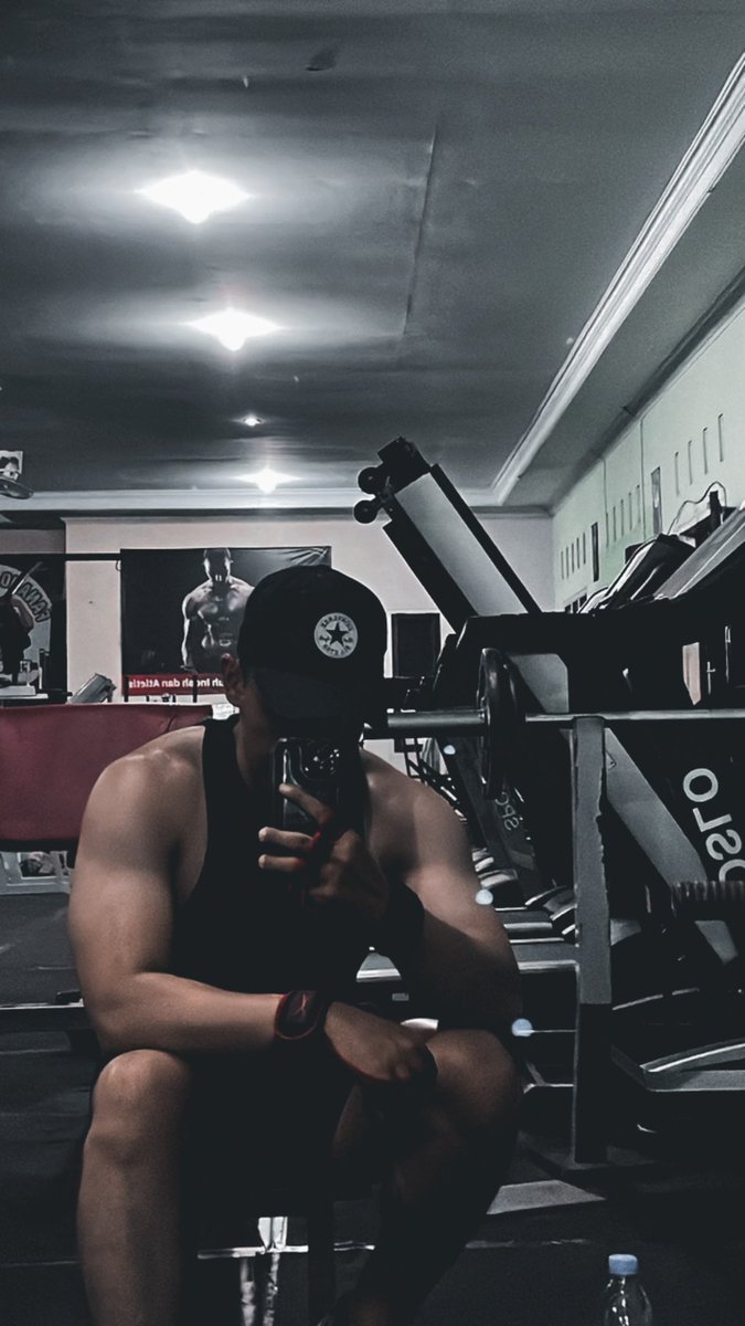 Riyan__'s tweet photo. Body recompotition https://t.co/PNlDY7zYnv